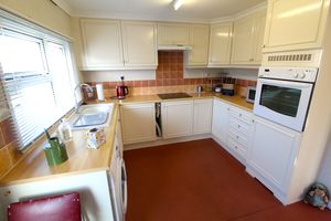 Kitchen- click for photo gallery